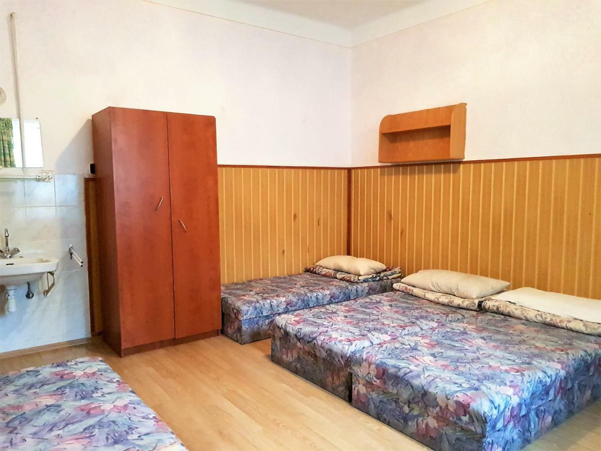 Muskatli Vendeghaz Hostel Parád Εξωτερικό φωτογραφία